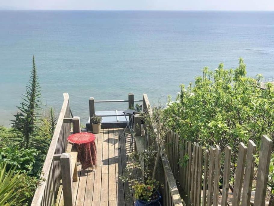 Lyme Clifftop Hideaway Lyme Regis Esterno foto
