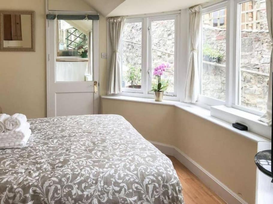 Lyme Clifftop Hideaway Lyme Regis Esterno foto