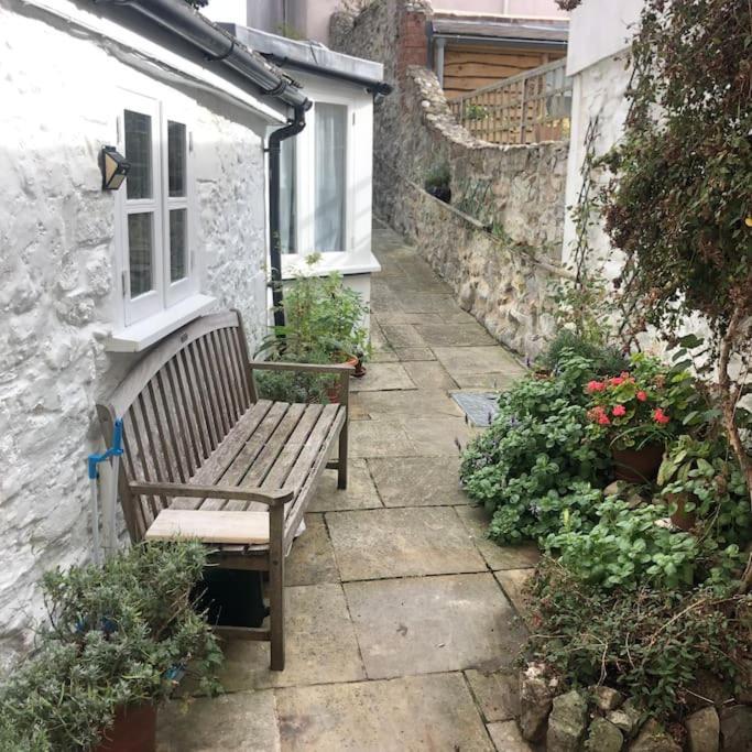 Lyme Clifftop Hideaway Lyme Regis Esterno foto